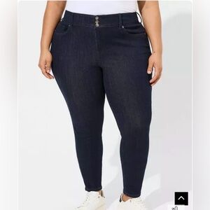 TORRID Jegging Super Soft High Rise Jeans. Women’s 20 R (actual 39x28)